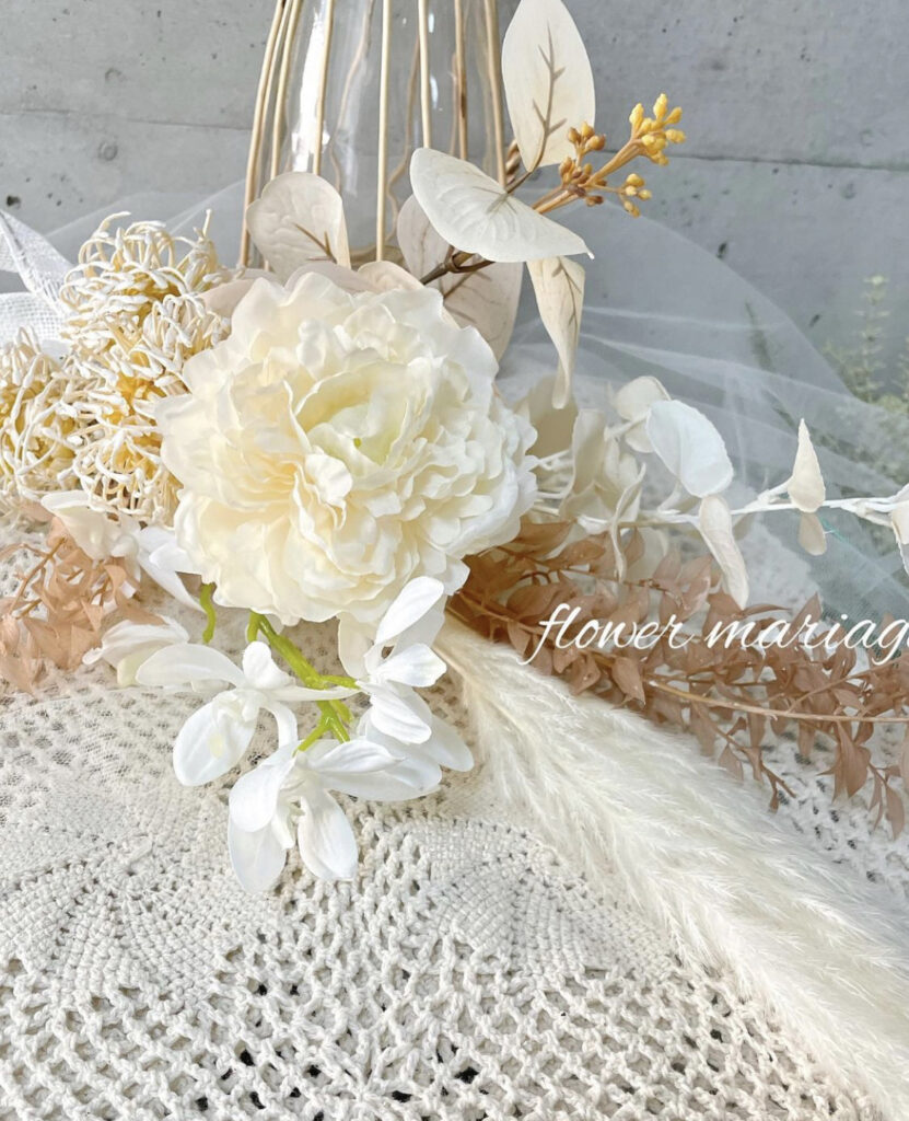 ウエルカム装飾 小瓶×お花をランダムにあしらう最旬装花SNAPゼクシィ