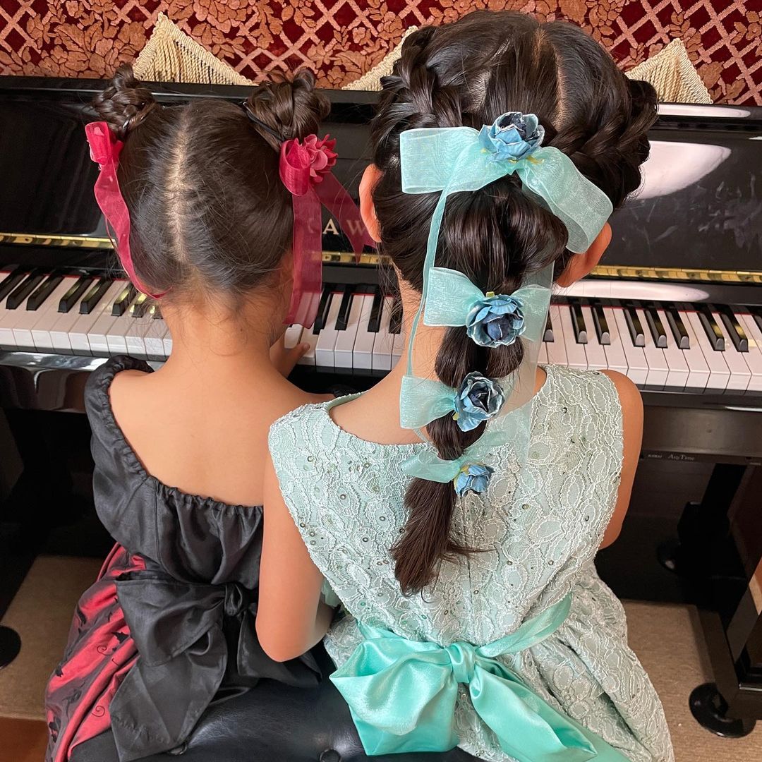 ヘアアレンジ 発表会のドレスに合う！お嬢様風ハーフアップ✨