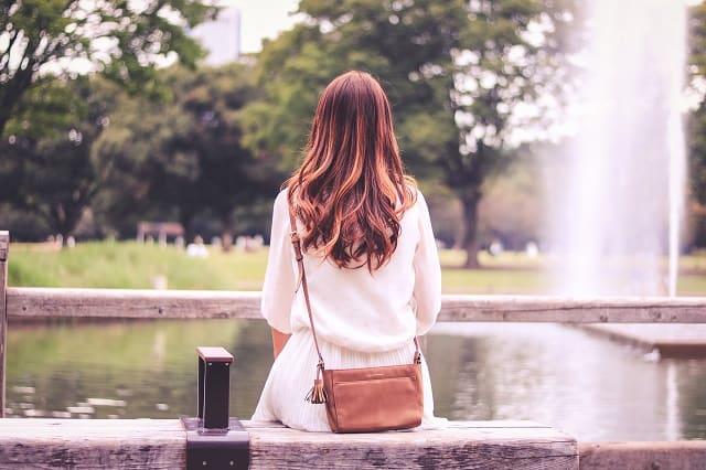 奥手女子とは？恋愛に消極的な女性の特徴や脈ありサイン・正しいアプローチ方法も