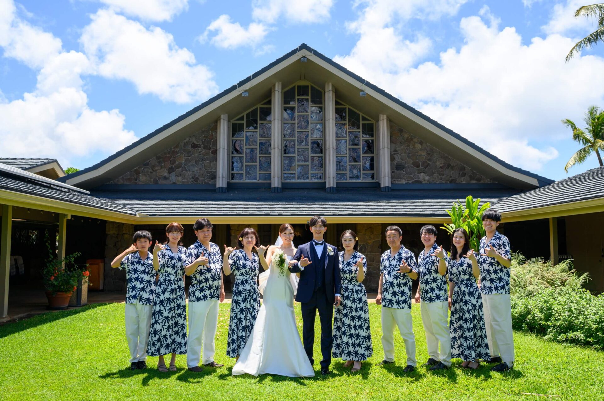 家族や親族10人ほどを招待するハワイ結婚式の費用相場や負担方法、楽しみ方や過ごし方の挙式・結婚式なら ワタベウェディング