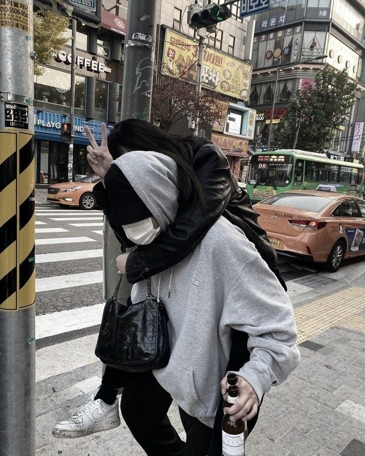 おしゃれなカップルフォト」を撮る３つのコツ！わざとらしくないする、連写ロールのスクショetcメンズノンノウェブMEN'S NON-NO WEB