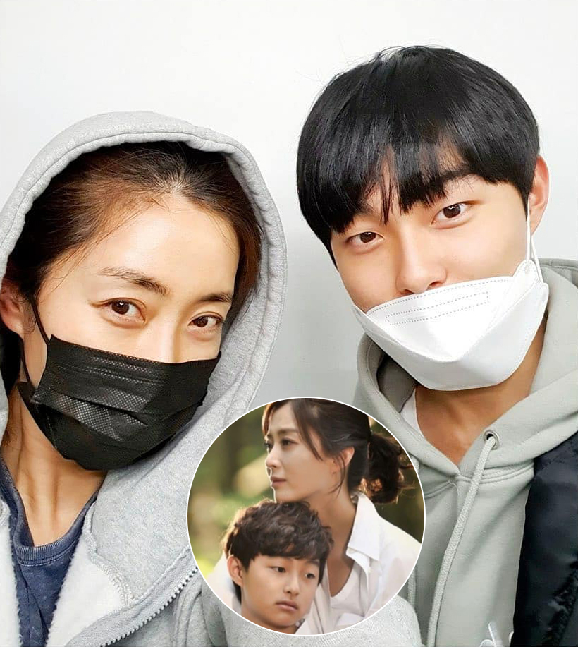 ソン·ユナ、息子のスンユン君と共にした夏の思い出ブルー色のサングラスと影写真で爽やかさを発散俳優ソン·ユナが10日、自身のチャンネルに「昨夏の彫刻 」という文と共に夏の思い出を盛り込んだ写真を公開- MK