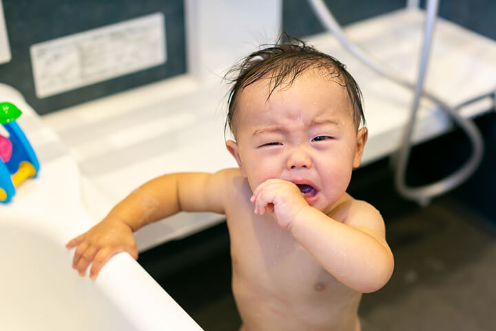 お風呂は毎日入れなくても大丈夫！実は「やらなくてもOK」な赤ちゃんのケアって？ベビーカレンダ