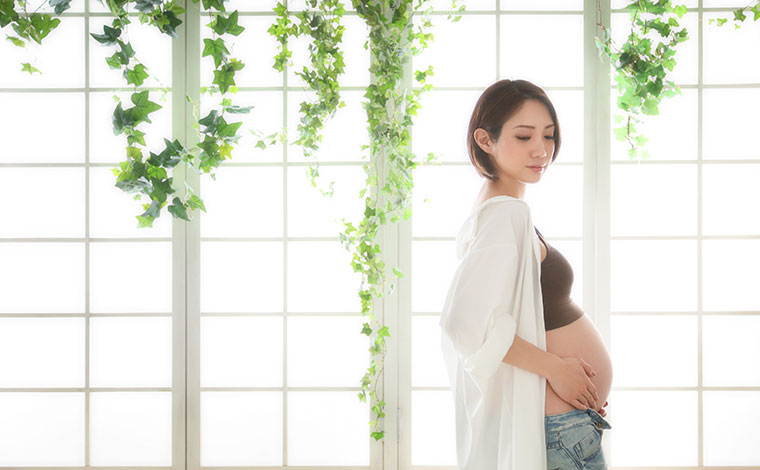 マタニティフォトをスマホでセルフ撮影してみた！お金をかけずに思い出を残そうふぁみめも