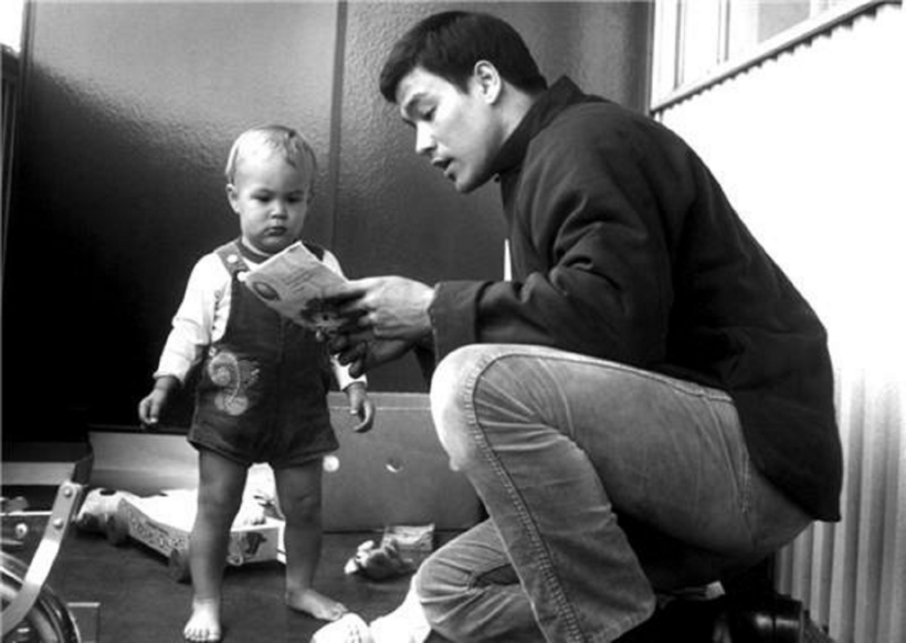 クロウ飛翔伝説The CrowブランドンリービンテージtシャツXLブルースリ