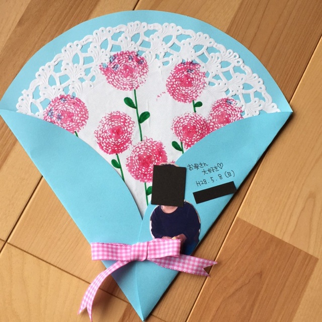 ぺんぎんタイム ～春の制作 親子の手形花束～1歳児対象tennoumegumiのブログ