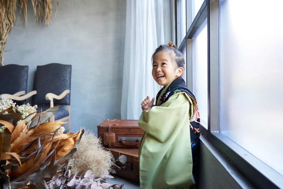 2歳 男の子 七五三コーディネート ロン毛がいい感じ✴︎ 遊びながら途中おやつタイムをはさみながら^ ^ 最後まで頑張ってくれました🧸遠方からありがとうございました♪ total coordinate @nicoacochii location・studio @julyetnico