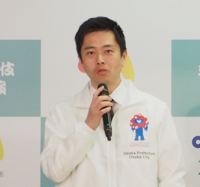 吉村洋文大阪府知事、制服コスプレで「関コレ」シークレット降臨「一線越えた気がします」＜関西コレクション 2023 A W＞ - モデルプレス