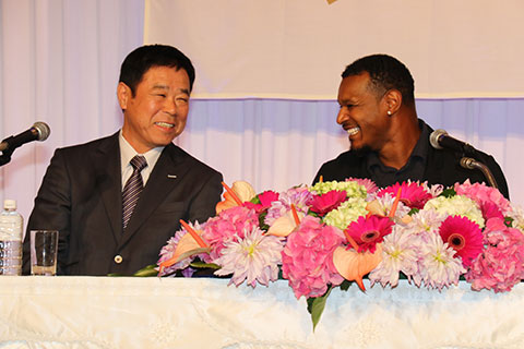 アダム・ジョーンズ選手 入団発表記者会見オリックス・バファローズ