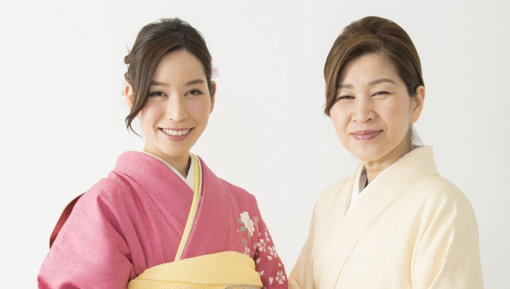 50代母親 結婚式・洋装の髪型マナー＆ドレスに合うヘアスタイル集 - IKINAイキナ