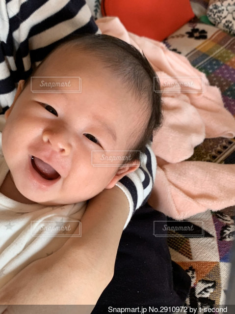 初めて声をあげて笑う赤ちゃん 天使すぎるゲラゲラ笑いがかわいい 米1 2ねとらぼ