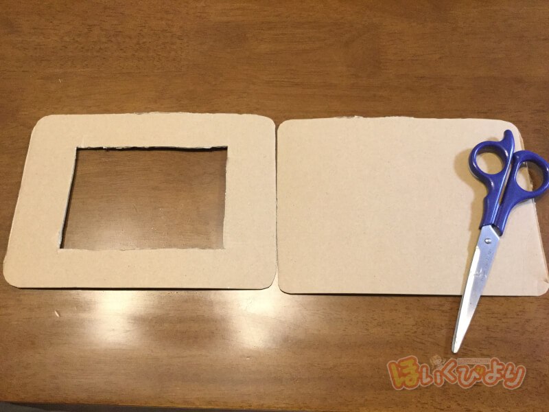 ＼保育士さん必見！ , 卒園製作 段ボールフォトフレーム, 作ってみたいと思ったら「😍」でコメントしてね！,在園児から卒園児へのプレゼントに🌸”フォトフレーム”の作り方♡,用意するもの , ・ダンボール, ・色紙,・デコレーションリボン、モールなど飾りアイテム, ・ボンド, ・はさみ, ・写真 L版 ,卒園卒園式卒園制作卒園工作保育行事保育園行事,保育士