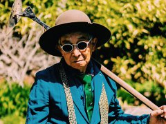 75歳のおじいちゃんがセレブのファッションを完コピ！ 「おしゃれすぎる」と絶賛されフォロワー100万人越え