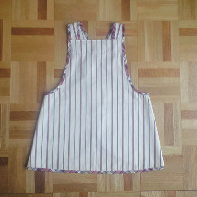 一人で脱ぎ着可能！４歳娘に「ぬいものちくたく」さんの無料パターンで子供用バッククロスエプロンをハンドメイド♪ : pui-pui-pui