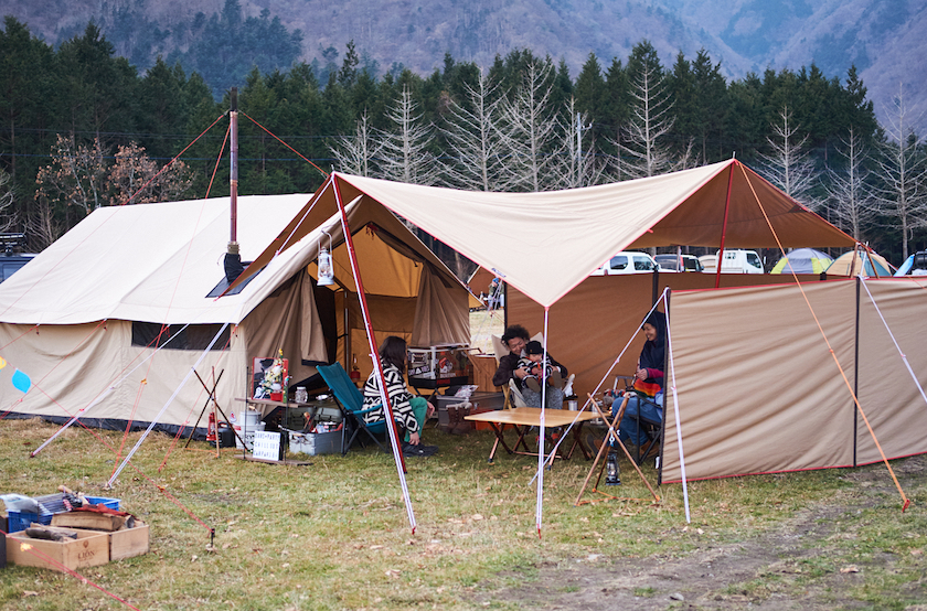 ファミリーキャンプ あったか冬キャンプ、シンプルなレイアウト 大野路ファミリーキャンプ場