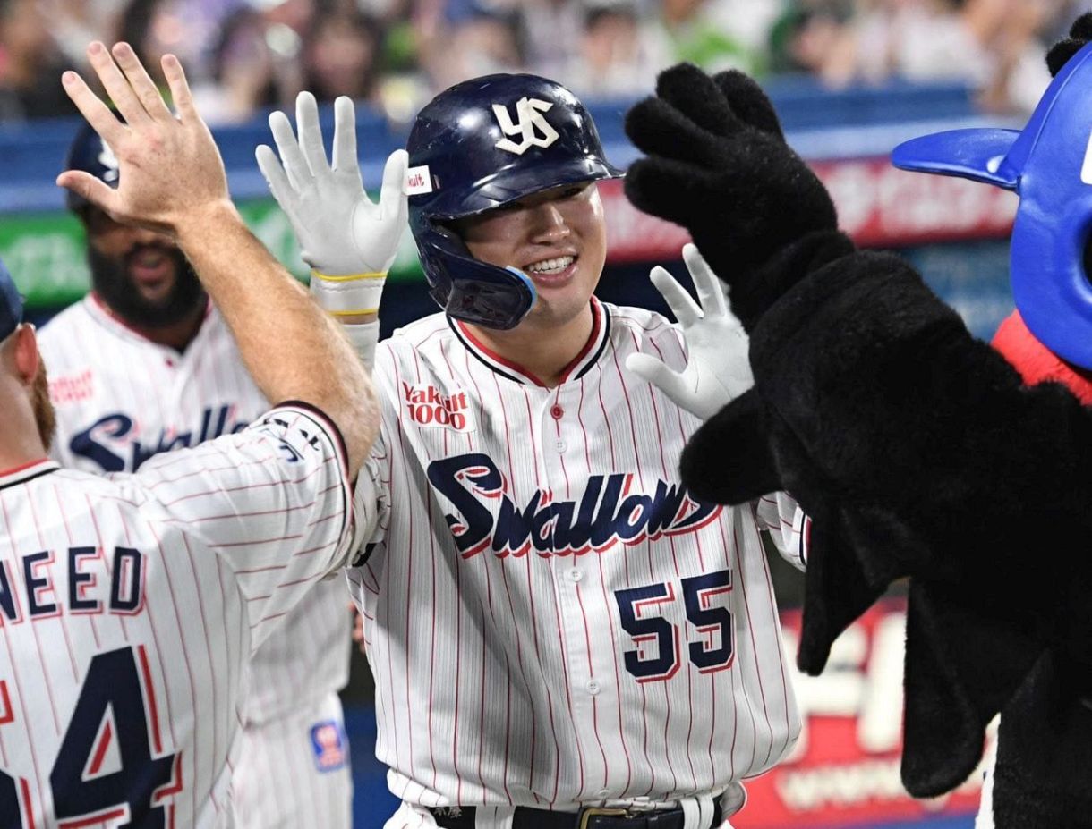 ヤクルト村上宗隆の7年前 なぜ“地元の高校”を選んだ？ 父「県外は寂しいけん、手元に 」、弟・慶太「母ちゃんのご飯がうみゃーです！」 2 4-高校野球 - Number Web - ナンバ