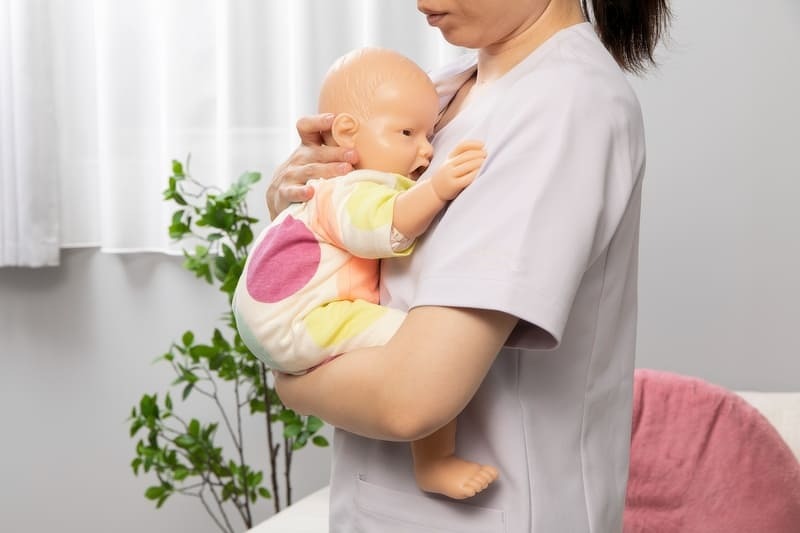 森泉、夫と３歳長女が砂場で遊ぶ親子ショット披露「いつもありがとー」 - スポーツ報知