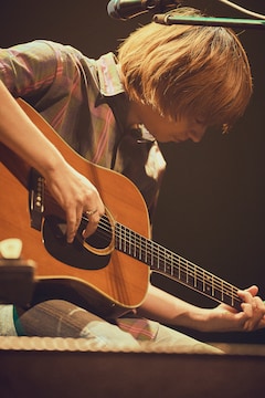 セール‼️ 尾崎世界観 幼少期 Tシャツ 半袖 クリープハイプ - メルカリ