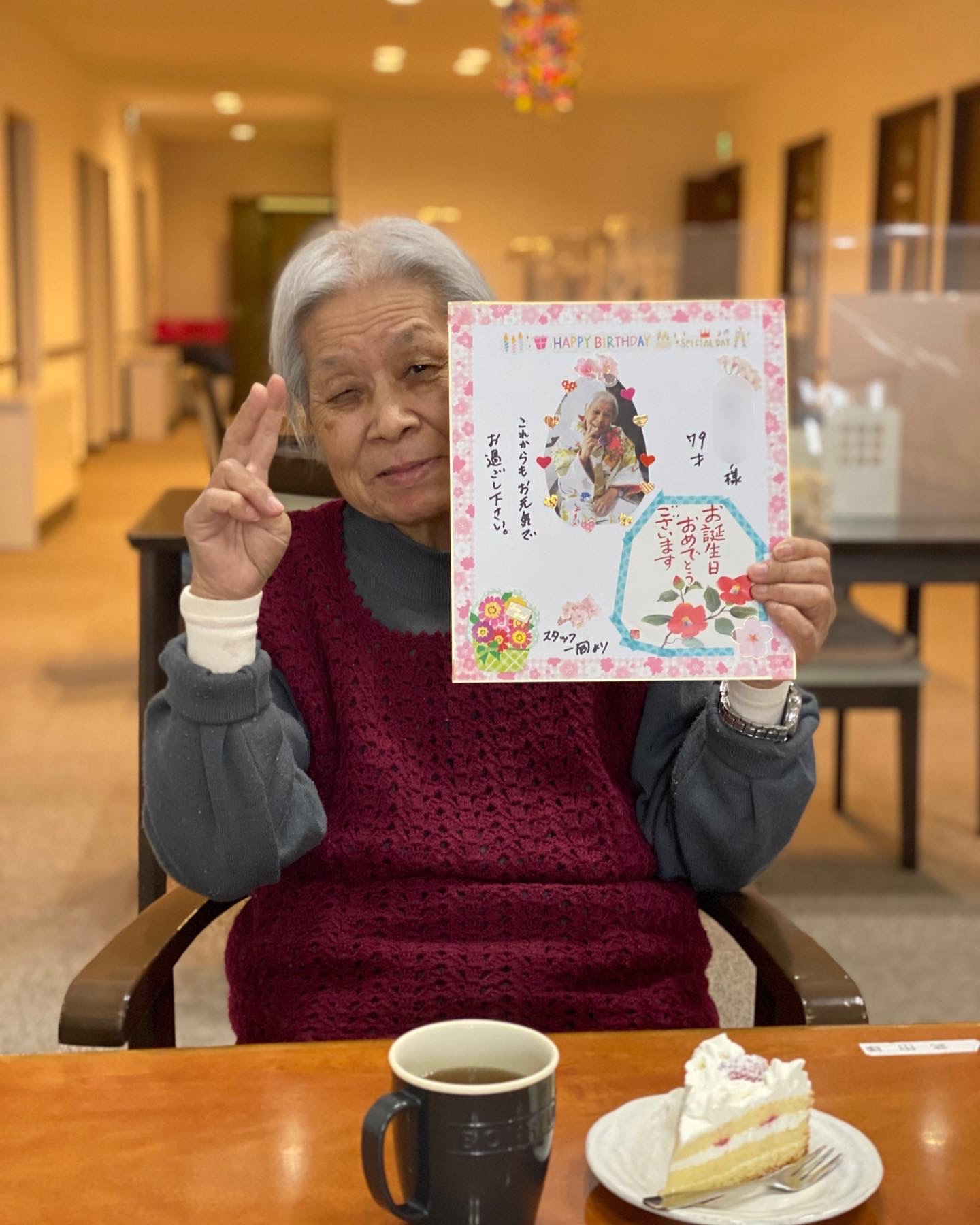 ケアホーム寝屋川 お誕生日会 - ハートケアグループ 有料老人ホーム