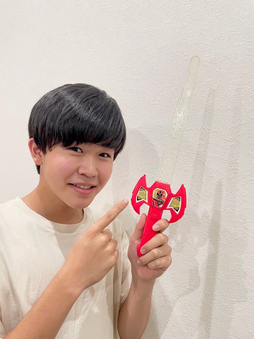 鈴木 福幼稚園の卒園アルバムをみていたら、こんなものが！ 卒園の頃は小さかった手も、今ではこんなになってしまった 笑成長ですね 笑こんな頃もありました 笑鈴木福 幼稚園 手 成長 まだまだ大きくなりたいInstagram