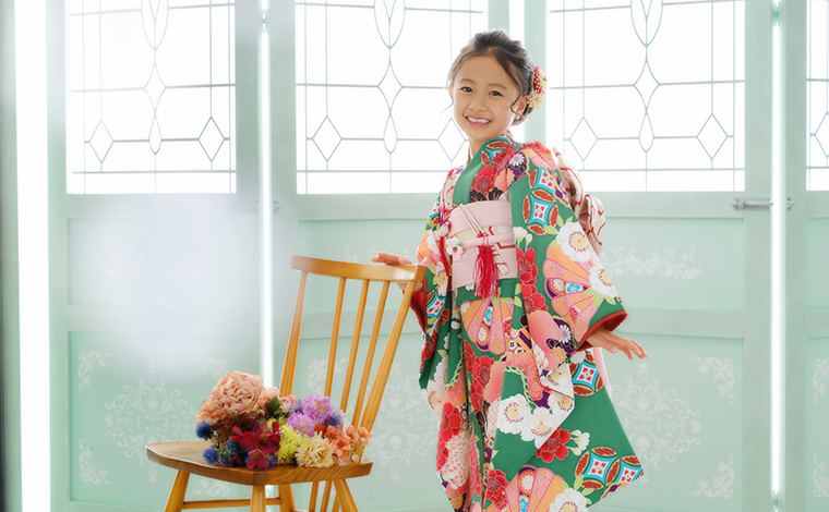 アンティーク 女の子 子供着物 No8 七五三7歳の女の子におすすめの髪型 レトロ前髪