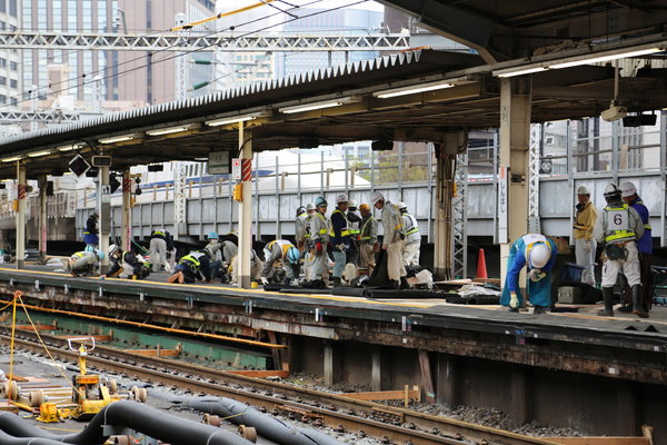 東海道本線 新橋駅ホーム拡幅工事」の投稿写真（3枚目） -