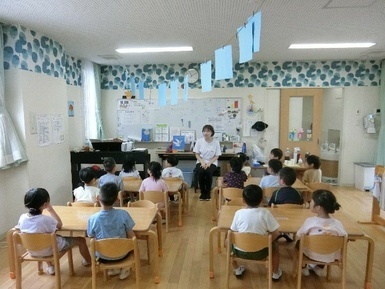 Amazon.co.jp: 花メダル カラーホイルリボン付き 折り紙 ご褒美 お泊まり保育 運動会 発表会 : おもちゃ