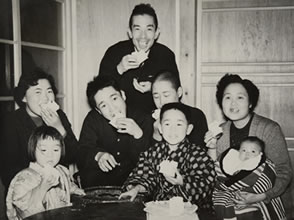 家族のレトロな記念写真 写真素材431457- フォトライブラリ