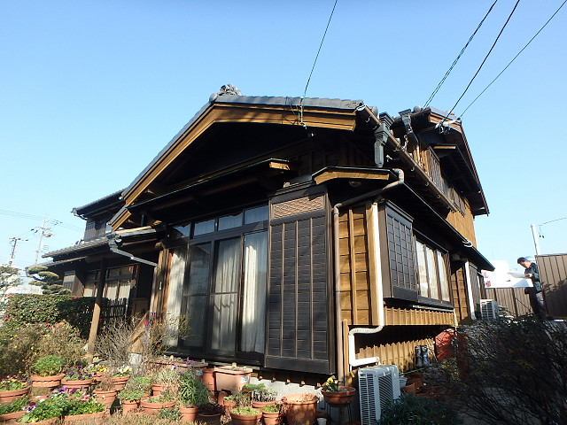 おじいちゃん家の中茅葺き屋根