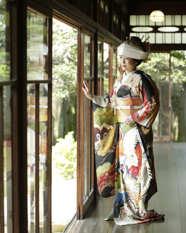 2025年最新 花嫁和装 完全ガイド 白無垢・色打ち掛け etc.の種類から選び方までゼクシィ