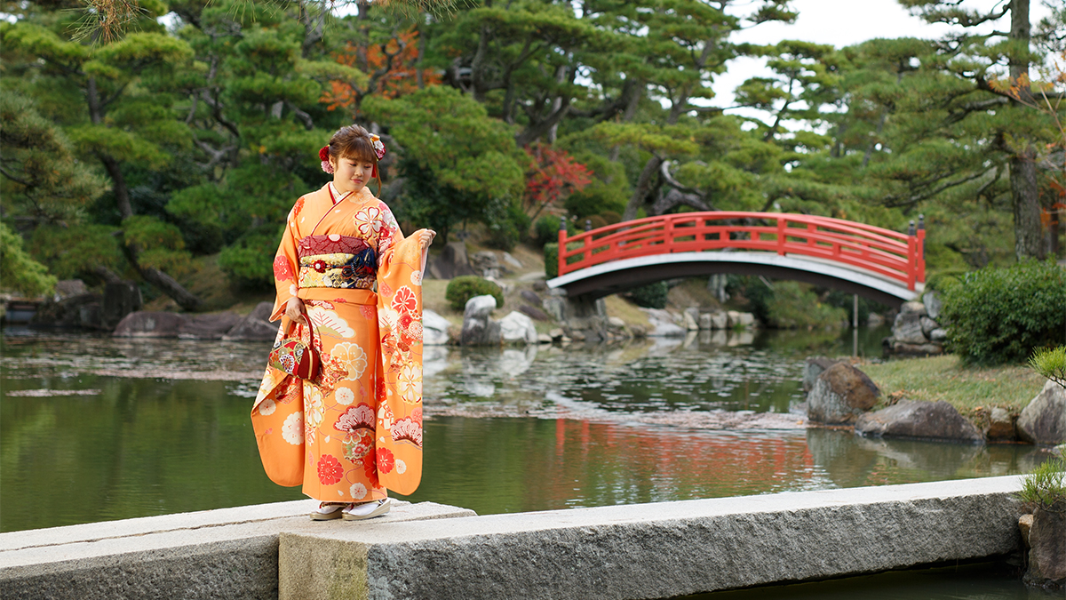 香川県 高松市 振袖 美しいきもの糸しょう成人式前撮り.本決算FURISODE Exhibition 予約来店頂きますと、嬉しい特典がいっぱい😍 . 振袖も帯も髪飾りも全部揃う✨ 自分らしいコーディネートが叶う👘💕 ママ振り・姉振りも大歓迎！Instagram