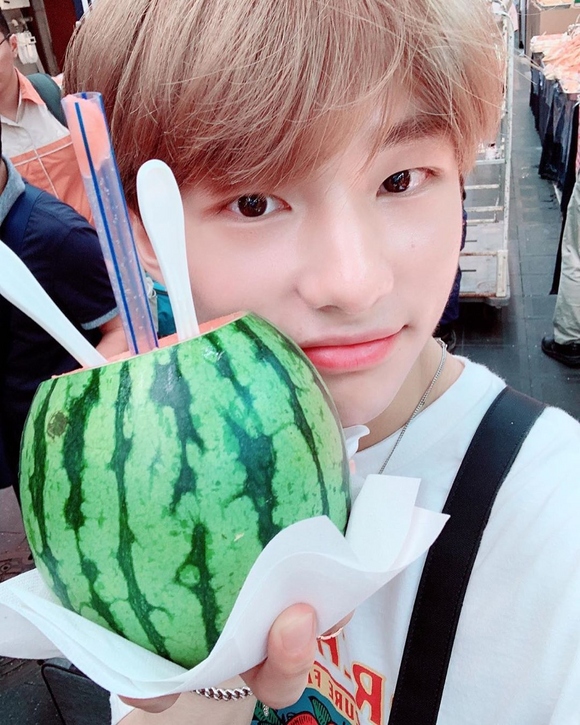 画像 Stray Kids ヒョンジン、日本で家族旅行を満喫 記念写真が話題 4 6 - ライブドアニュース