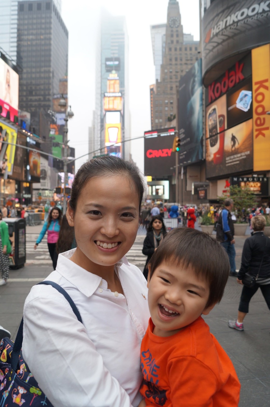 碇利恵被告と翔士郎ちゃん 写真の一部を加工しています- スパイ、罰、監視 ボスの影におびえ全額「ママ友」に渡した 5歳餓死公判・母の肉声詳報㊤- 写真・画像 3 3西日本新聞me