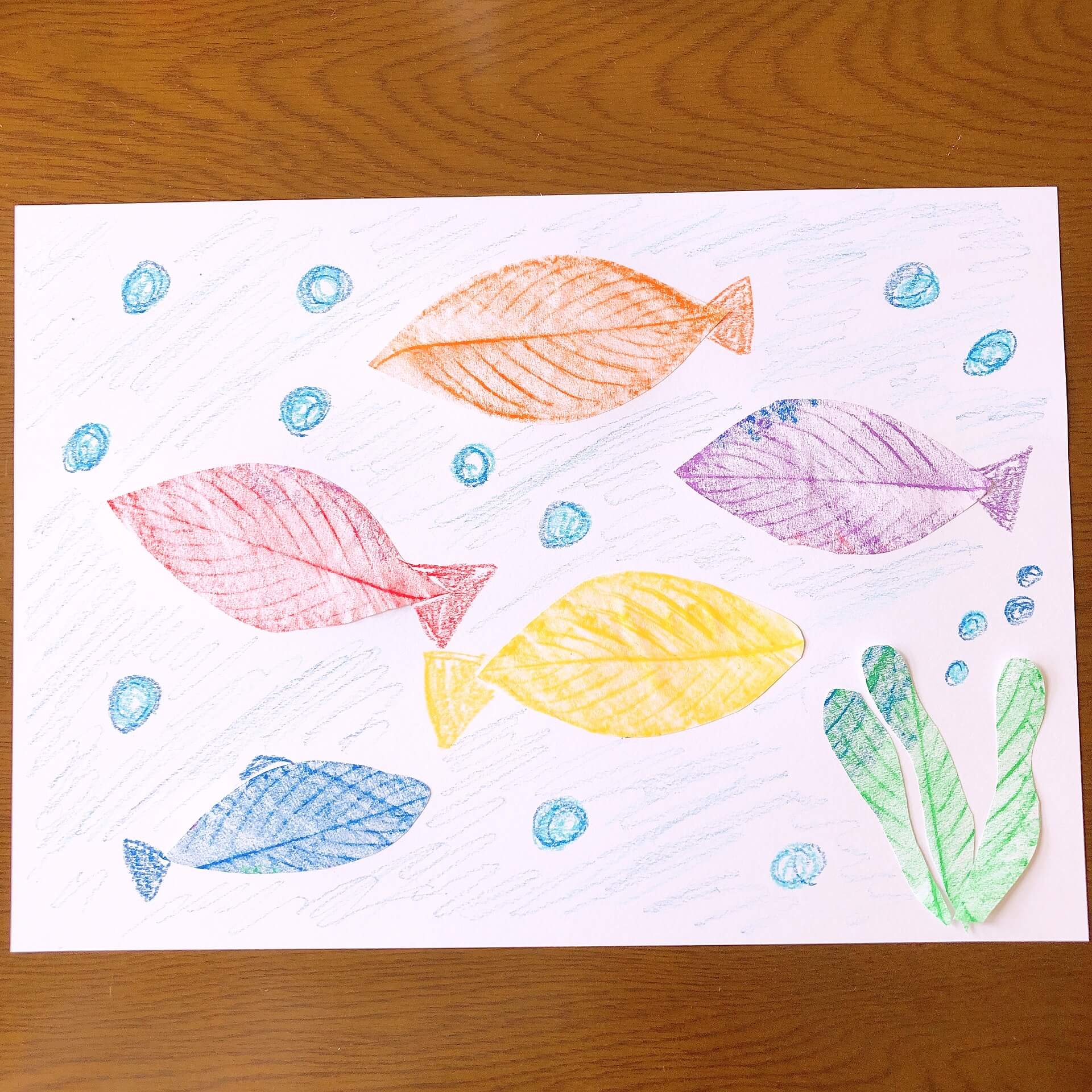 たんぽぽ保育園🍂 落ち葉製作 🍂🍁🌾 園庭の落ち葉🍂を使った製作🤎⁡ ⁡2歳児さんの製作です👦👧 ⁡ ⁡ 手形と足形を使って⁡⁡⁡秋らしい彩りになりました🦔🍁🍂🤎 ⁡保育園保育所保育士保育者保育園紹介保育園行事保育園製作保育製作保育園飾り製作