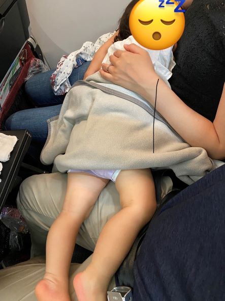 体験談 3歳＆1歳の子供2人と飛行機移動！注意点と乗り切るコツシュボマユ ブログ