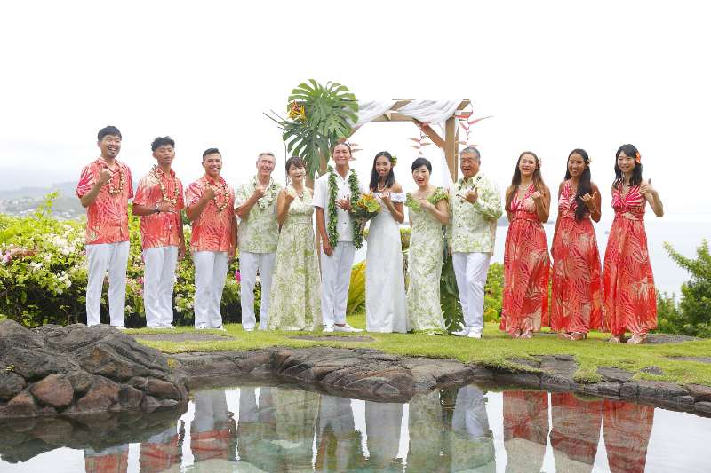 ハワイの結婚式で両親や親族の服装は？靴やサンダルの悩みも解決☆