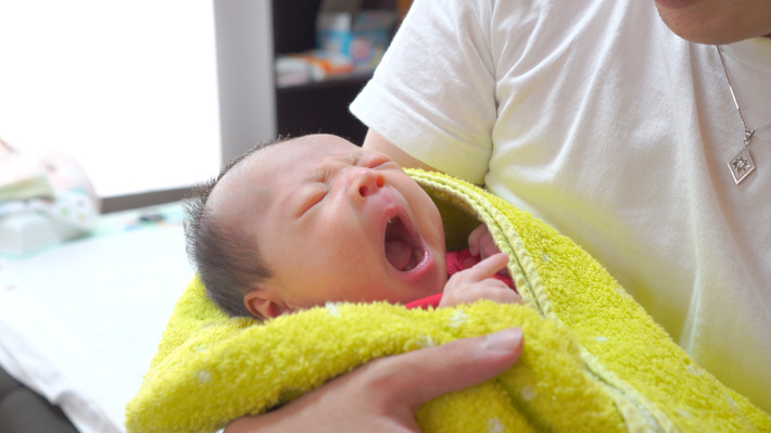 赤ちゃんのまぶたが一重から二重に変わったよ！記録を写真で紹介！ひまぷら