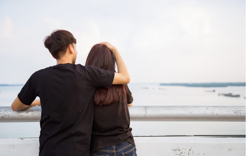 頭をなでるイラスト無料イラスト・フリー素材なら「イラストAC」