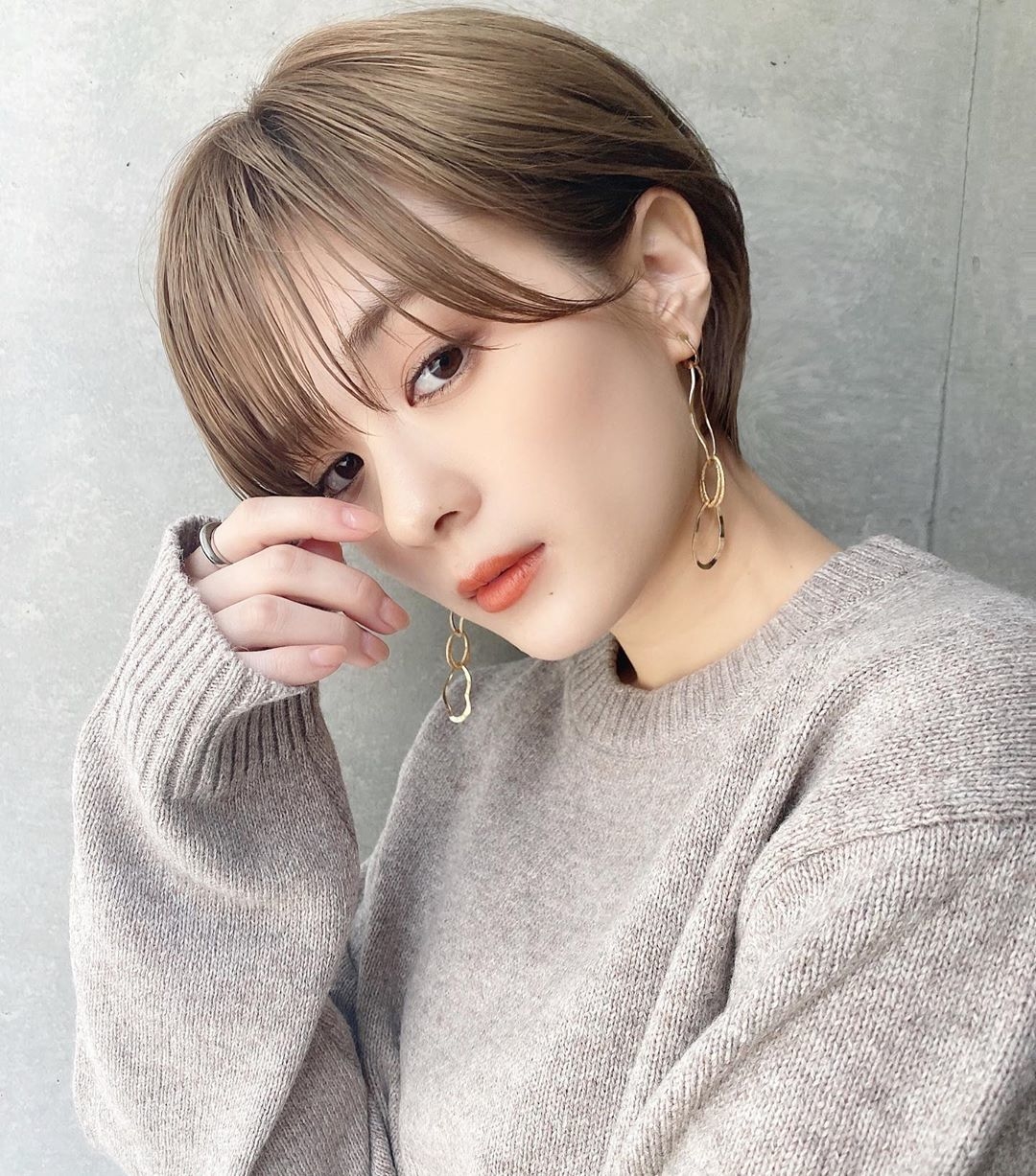 ショートヘアはセットでおしゃれに。セットの基本とシーン別おすすめアレンジを紹介ホットペッパービューティーマガジン