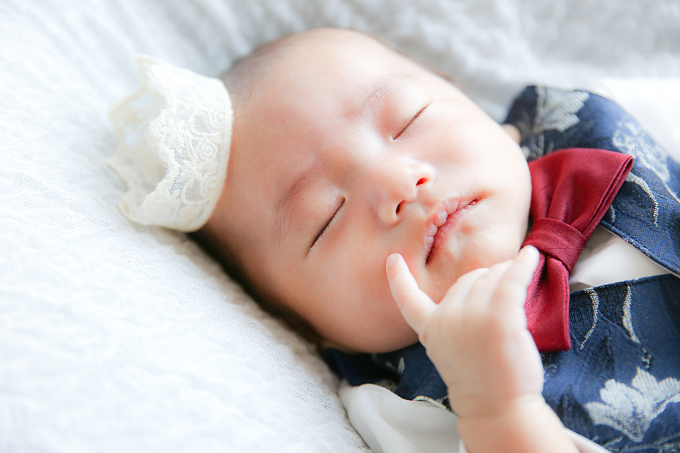 どれも秀逸過ぎる！」編集部が厳選！赤ちゃんの『クセすご寝相』フォトをご紹介ベビーカレンダ