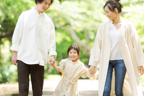 いつまで手をつなぐ？自立して欲しい反面 、寂しい子どもの親離れたまひよ