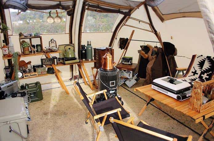 LDKと寝室をテント2張で使い分け。昼も夜も快適なファミリー冬サイト みんなの冬キャンプスタイル4GO OUT WEB