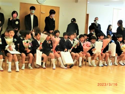 保育園 謝恩会」のアイデア 40 件メッセージカード 手作り 幼稚園, 謝恩会 幼稚園, 幼稚園 アルバム 手作り