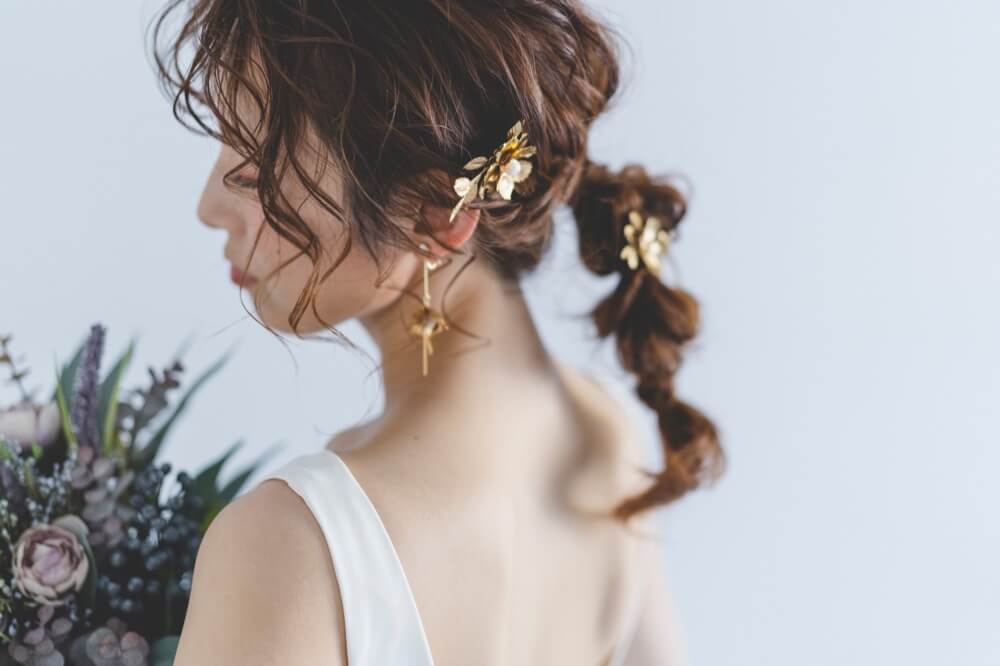 その披露宴の髪型、マナー違反じゃない？結婚式のお呼ばれにしていけるヘアアレンジMERY