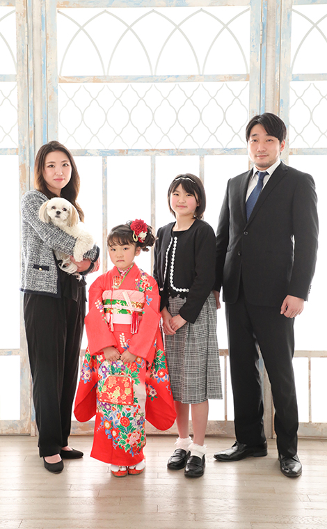 ぽっちゃりママの七五三コーデ画像│お参りや家族写真にふさわしい母親の服装マナーとはアリノマのヒント