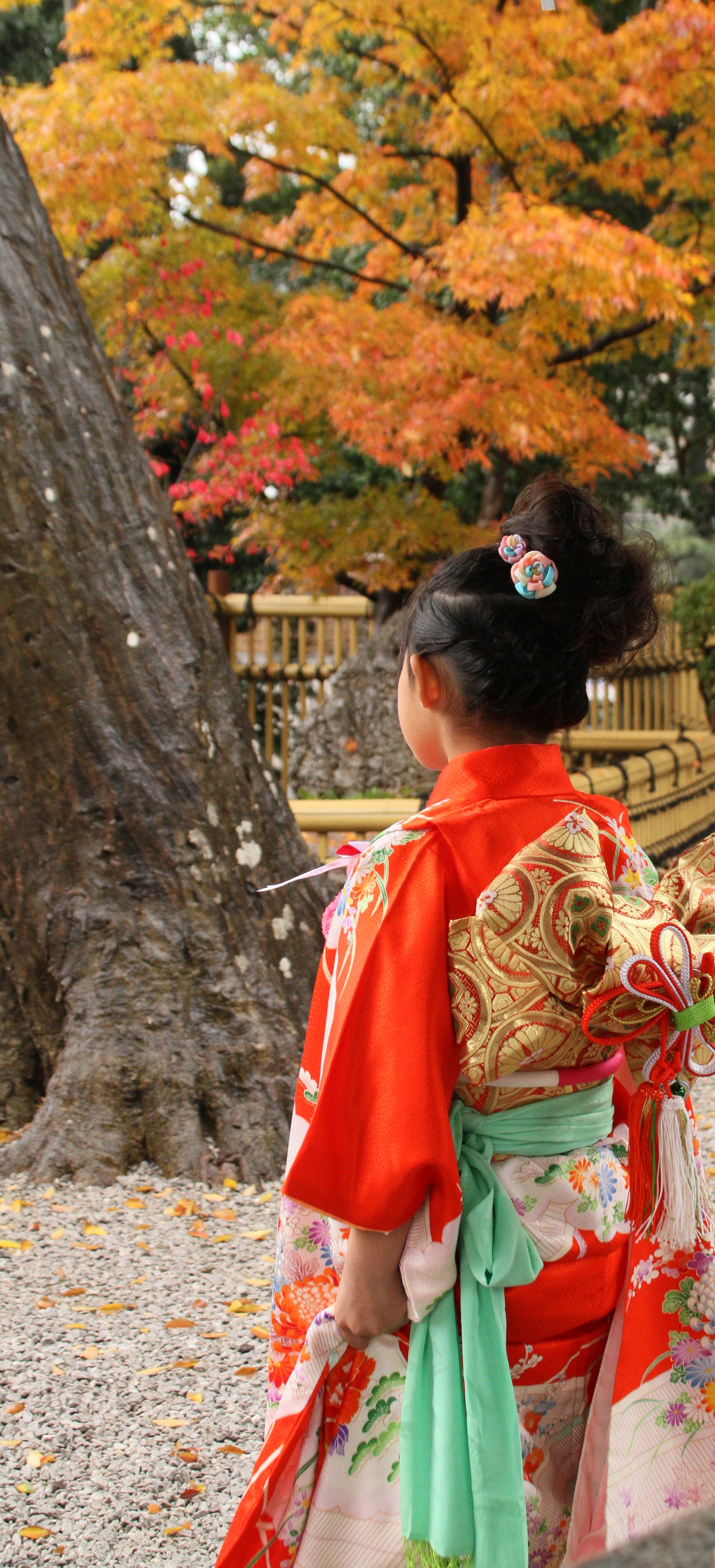 大きすぎる子供の浴衣・着物どうしたらいいの？？これだけ覚えたら簡単に着せられるよ♪ 肩上げ・腰上げ のしかた♪魅力引き立つ装いを岐阜・京都山本呉服店オフィシャルブログ