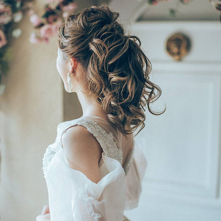 ロングの方の髪型選び 花嫁姿をワンランクアップするヘアスタイルをご紹介 - ドレッシーズ