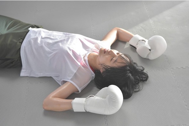 子どもが床に寝転ぶ理由とは？発達障がいの気づきポイントについて紹介児童発達支援・放課後等デイサービス