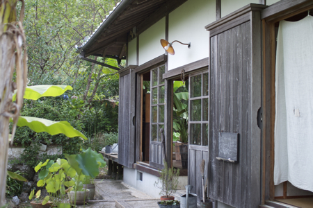 旅のエッセンスを蓄積。感覚も自然も循環させるのが元気の秘訣布作家・早川ユミさん 旅を感じるレシピ vol.5クウネル・サロン “マチュア”世代のときめき、全部