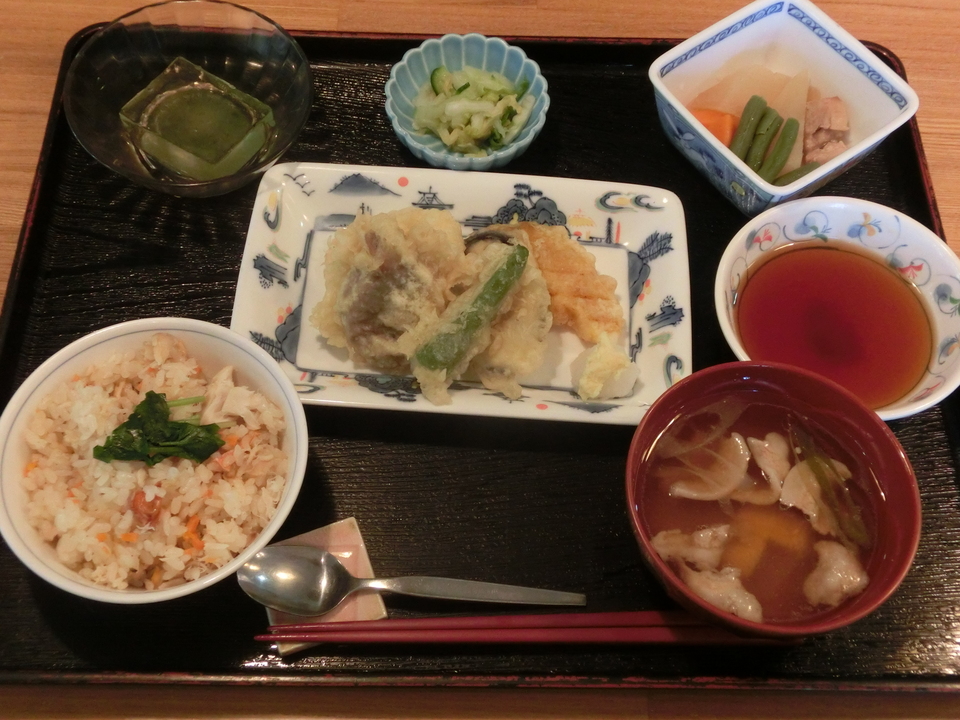 お誕生日会?社会福祉法人 敬愛会